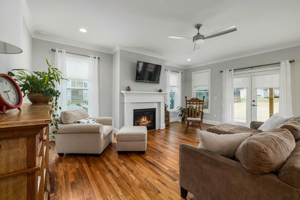 Mini Oasis Urbain : Comment Choisir le Meilleur Salon de Jardin pour Votre Petit Espace ?